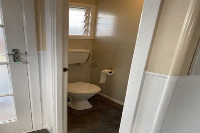 Photo of property in 3/20 Ocean View Road, Northcote, Auckland, 0627