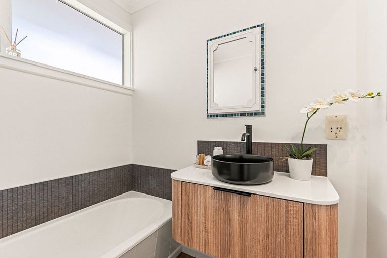 Photo of property in 6 Soleares Avenue, Mount Pleasant, Christchurch, 8081