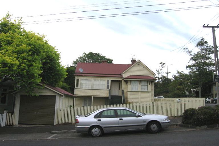 Photo of property in 19 Carlton Gore Road, Grafton, Auckland, 1023
