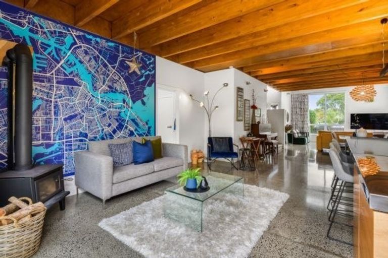 Photo of property in 18 Markham Place, Bucklands Beach, Auckland, 2012