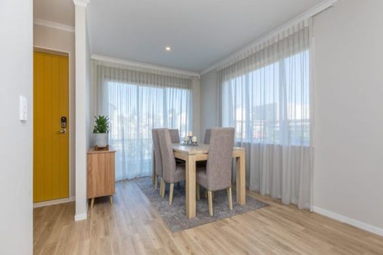 Photo of property in 64 Manutewhau Road, Massey, Auckland, 0614