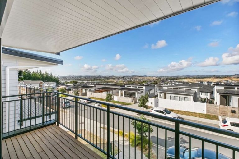 Photo of property in 50 Ascension Crescent, Orewa, 0931