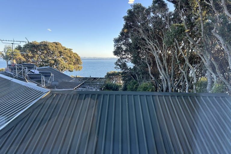 Photo of property in 38 Pacific Parade, Army Bay, Whangaparaoa, 0930