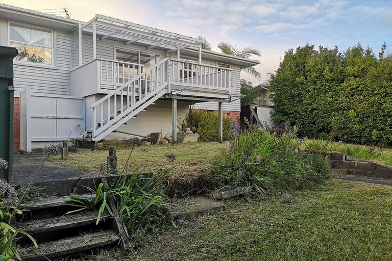 Photo of property in 16 Madison Place, Forrest Hill, Auckland, 0620
