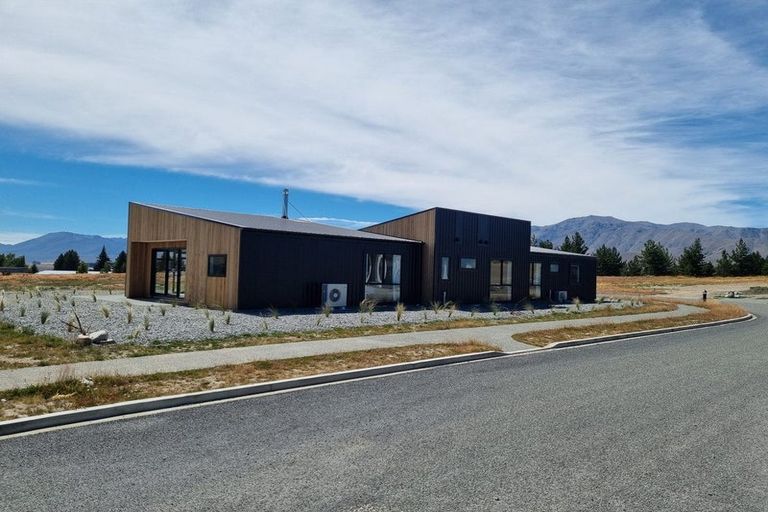 Photo of property in 11 Edwards Lane, Lake Tekapo, 7999