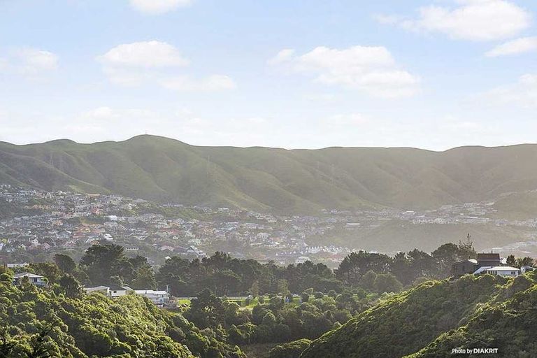 Photo of property in 5/6 Bushland Grove, Paparangi, Wellington, 6037