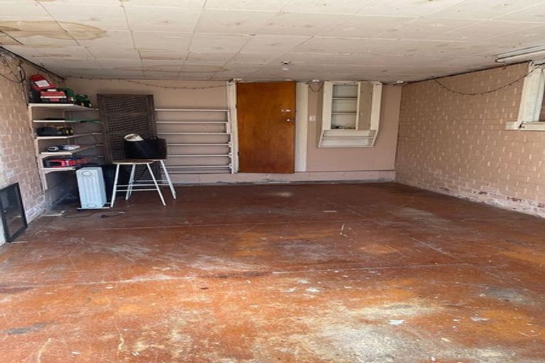 Photo of property in 16 Madison Place, Forrest Hill, Auckland, 0620