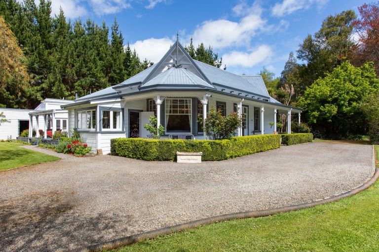 Photo of property in 6 Totara Road, Kumeroa, Woodville, 4997