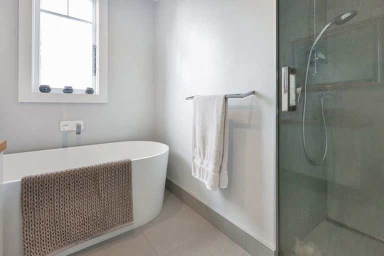 Photo of property in 1/23 Brandon Road, Glen Eden, Auckland, 0602