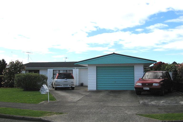 Photo of property in 6 Te Kama Street, Levin, 5510