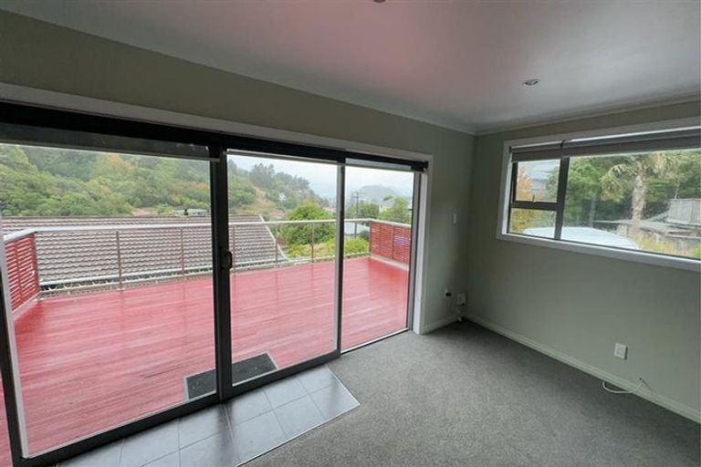Photo of property in 9 Angle Street, Picton, 7220