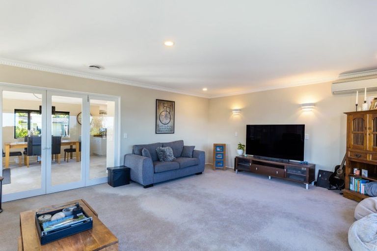 Photo of property in 2/23 Harvey Street, Waipahihi, Taupo, 3330
