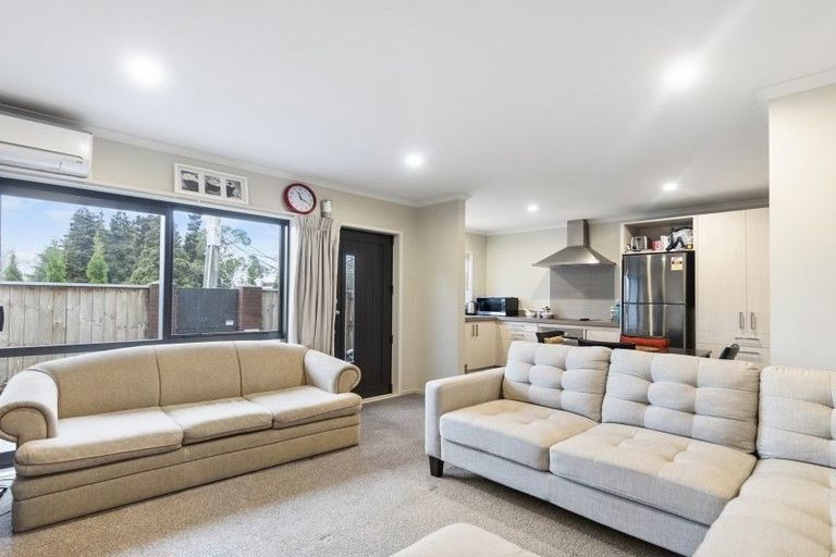 Photo of property in 2/85 Normandy Avenue, Melville, Hamilton, 3206