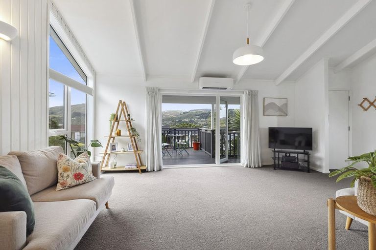 Photo of property in 70 Fyvie Avenue, Tawa, Wellington, 5028