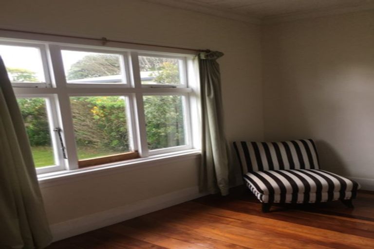 Photo of property in 12 French Street, Moturoa, New Plymouth, 4310