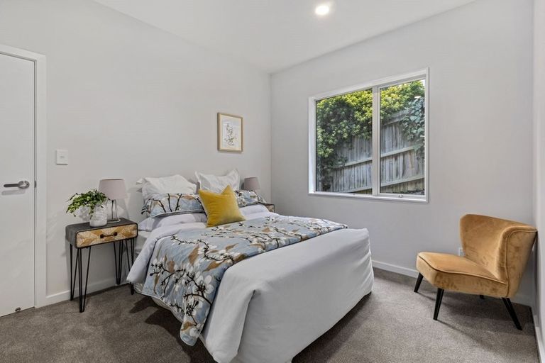 Photo of property in 487a East Coast Road, Murrays Bay, Auckland, 0630