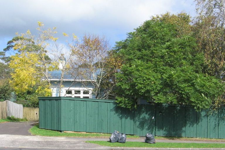 Photo of property in 1/3 Oates Road, Glen Eden, Auckland, 0602