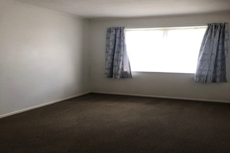 Photo of property in 3 Waverley Avenue, Glenfield, Auckland, 0629