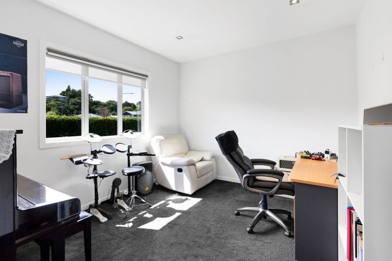 Photo of property in 3 Te Arakete Place, Hurworth, New Plymouth, 4310