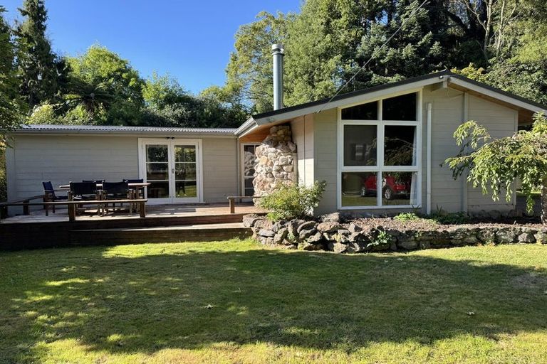 Photo of property in 1 Okareka Loop Road, Lake Okareka, Rotorua, 3076