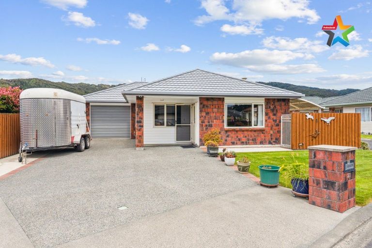 Photo of property in 21 Woodland Mews, Wainuiomata, Lower Hutt, 5014