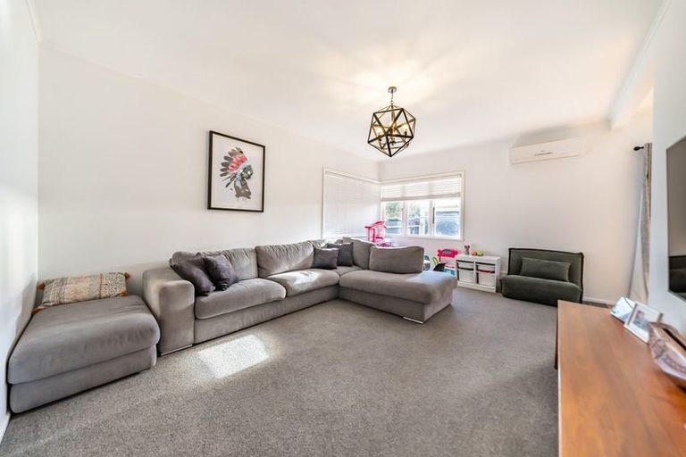 Photo of property in 27 Sladden Street, Naenae, Lower Hutt, 5011