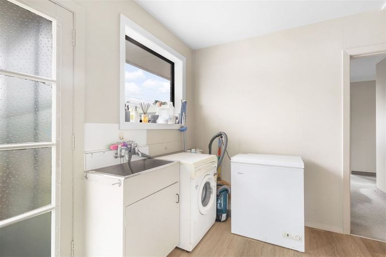 Photo of property in 6 Carbine Place, Sockburn, Christchurch, 8042