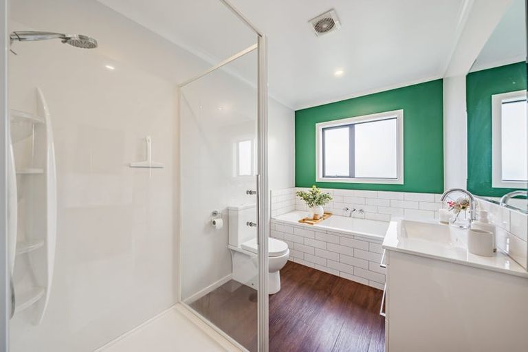 Photo of property in 12 Grumman Lane, Newlands, Wellington, 6037