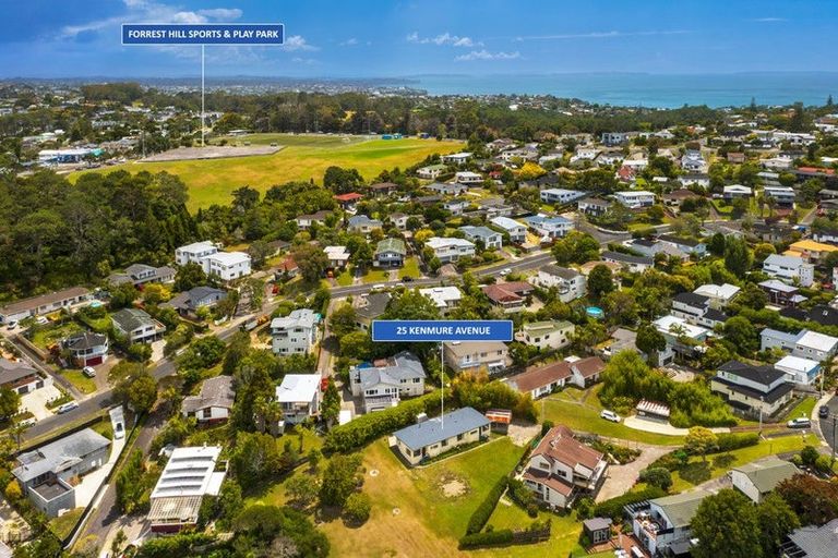 Photo of property in 25 Kenmure Avenue, Forrest Hill, Auckland, 0620