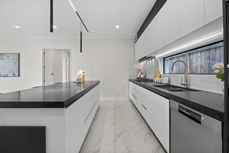 Photo of property in 17 Bremner Ridge Street, Flat Bush, Auckland, 2019