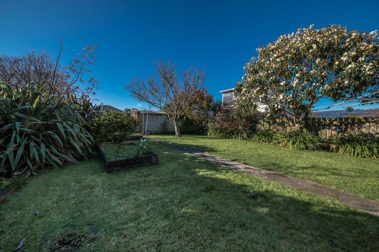 Photo of property in 29 Russell Street, Westport, 7825