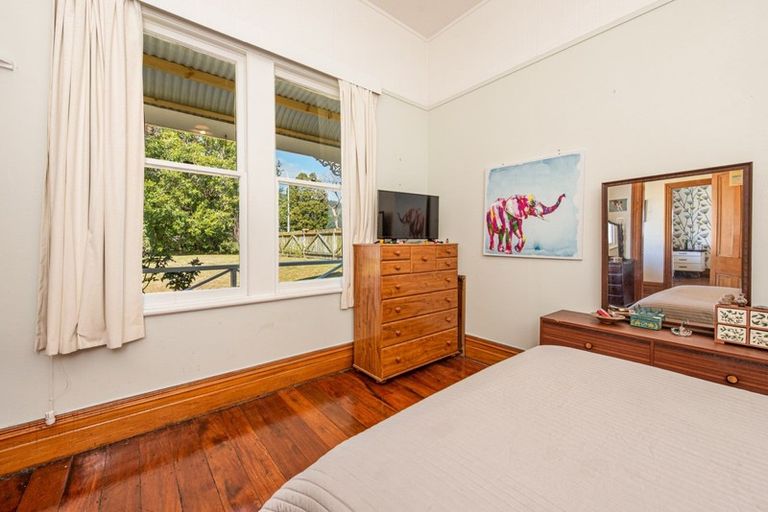 Photo of property in 99 Amohia Street, Paraparaumu, 5032