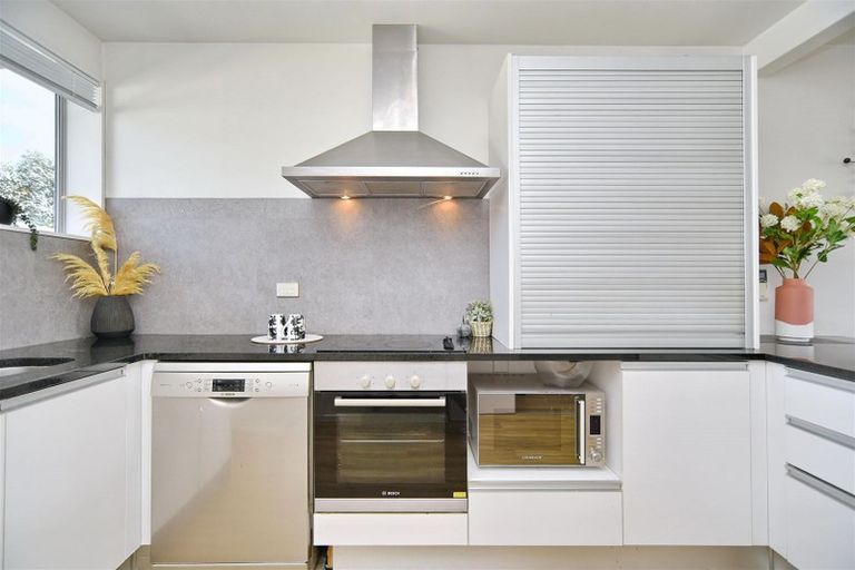 Photo of property in 2/27 Brockworth Place, Riccarton, Christchurch, 8011