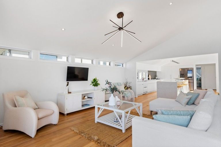 Photo of property in 112 Karewa Parade, Papamoa Beach, Papamoa, 3118