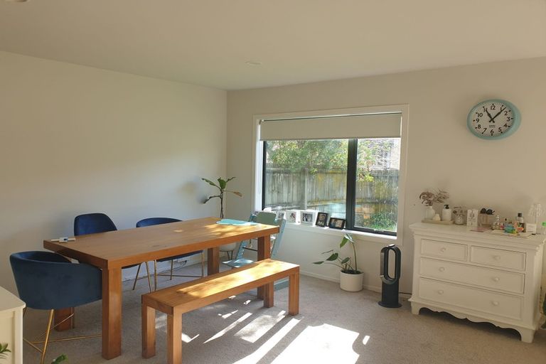 Photo of property in 8/36 John Jennings Drive, Oteha, Auckland, 0632