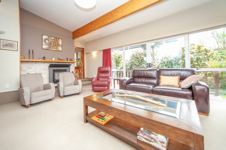 Photo of property in 10 Stormont Place, Avonhead, Christchurch, 8042