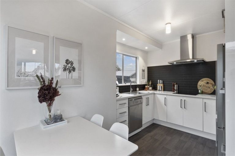 Photo of property in 8b Huia Avenue, Forest Lake, Hamilton, 3200