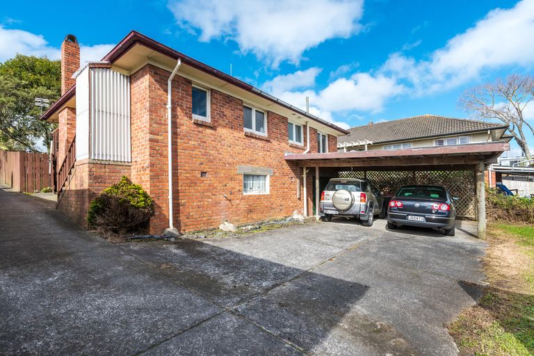 Photo of property in 75 Oakdale Road, Mount Roskill, Auckland, 1041