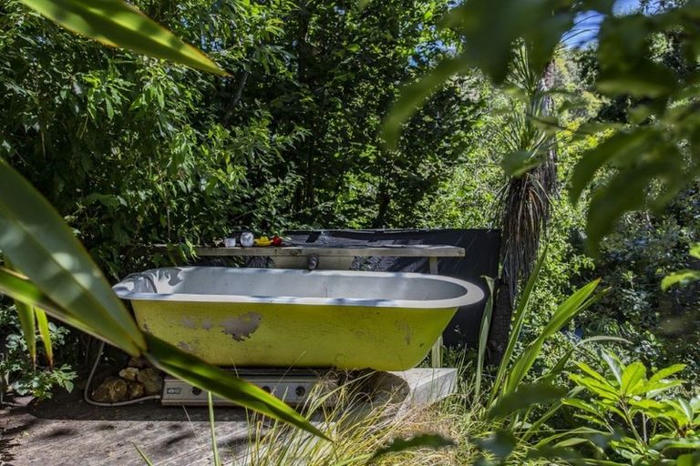 Photo of property in 189 Main Road, Allandale, Lyttelton, 8971