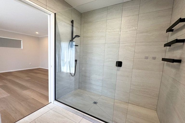 Photo of property in 2 Cottesmore Place, Huntington Park, Auckland, 2013