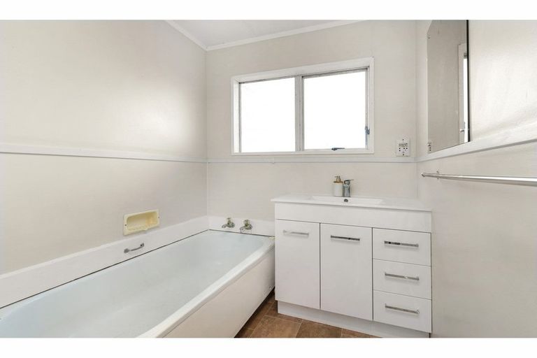 Photo of property in 12d Breckons Avenue, Nawton, Hamilton, 3200