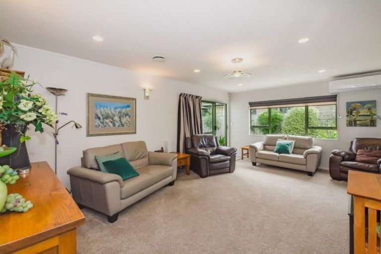 Photo of property in 6 Beachwater Grove, Paraparaumu Beach, Paraparaumu, 5032