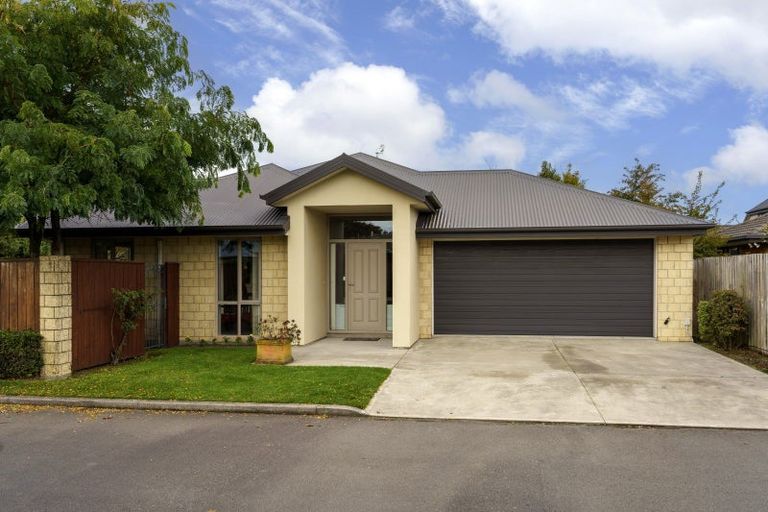 Photo of property in 9 Scarlet Lane, Redwood, Christchurch, 8051