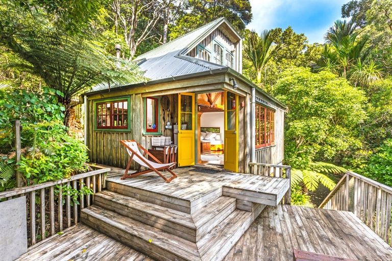 Photo of property in 121 Waihirere Drive, Tuateawa, Coromandel, 3583