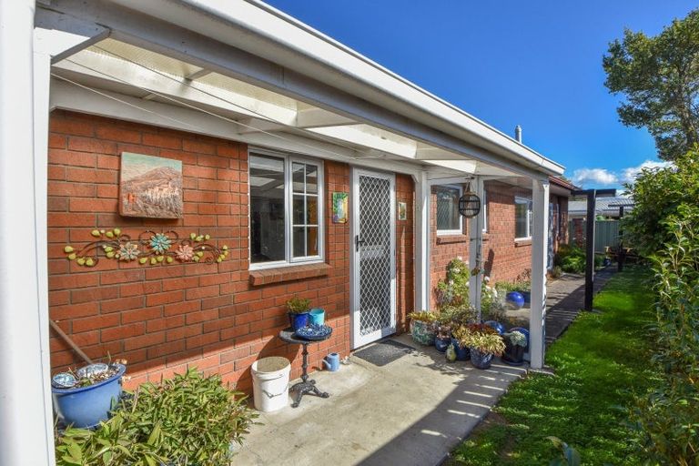 Photo of property in 72 Pembroke Street, Carterton, 5713