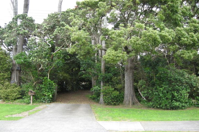 Photo of property in 24 Brixton Road, Manly, Whangaparaoa, 0930