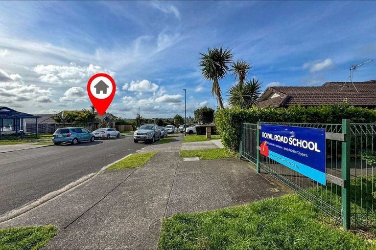 Photo of property in 10 Bonny Crescent, Massey, Auckland, 0614