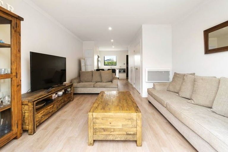 Photo of property in 6/2 Brandon Road, Glen Eden, Auckland, 0602