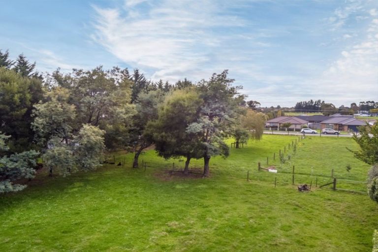 Photo of property in 30 Hilton Road, Carterton, 5713