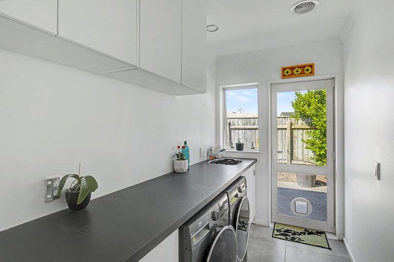 Photo of property in 127 Milne Drive, Paraparaumu, 5032